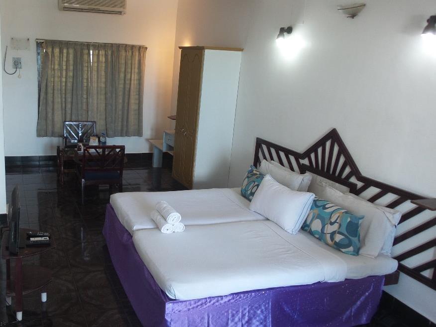 Raja Hotel 可瓦兰 外观 照片