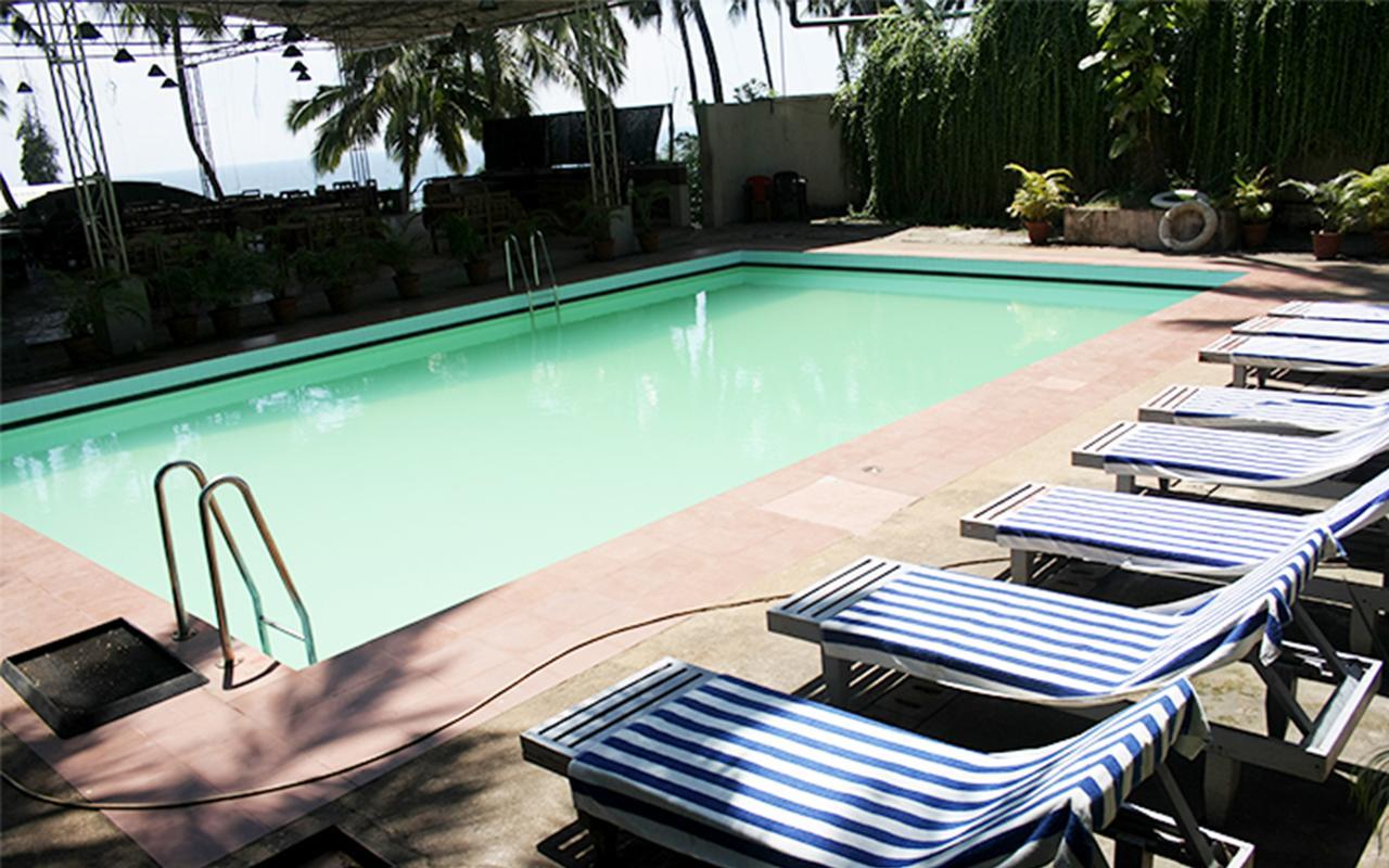 Raja Hotel 可瓦兰 外观 照片