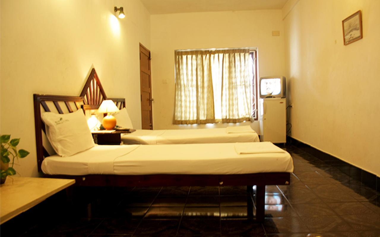 Raja Hotel 可瓦兰 外观 照片