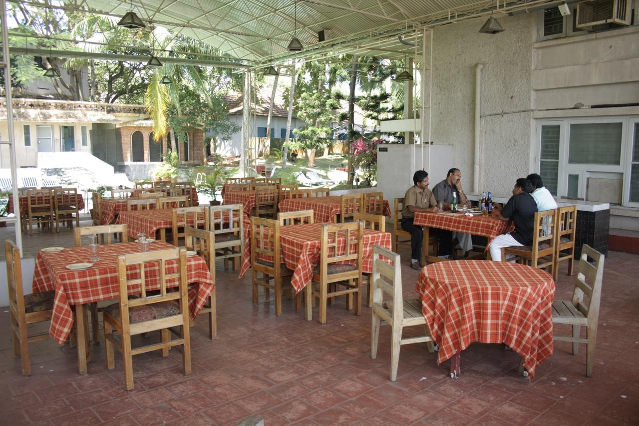 Raja Hotel 可瓦兰 外观 照片