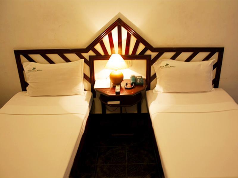 Raja Hotel 可瓦兰 外观 照片